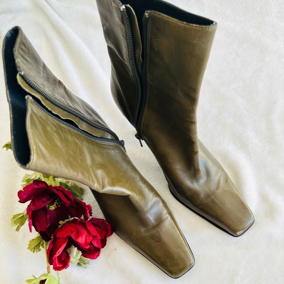 Charles David | Olive Stilleto Boots - Picture 4 of 12